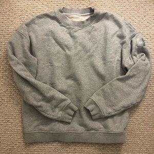 Alo Yoga crew neck sweatshirt!